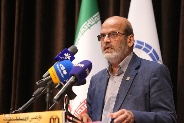 حسن مسلمی‌نائینی، رئیس جهاددانشگاهی در افتتاحیه مسابقات ملی مناظره دانشجویان