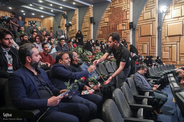 ادای احترام شاعران آیینی در گرامیداشت یاد شهید جمهور