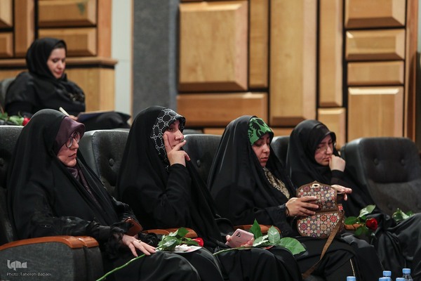 ادای احترام شاعران آیینی در گرامیداشت یاد شهید جمهور