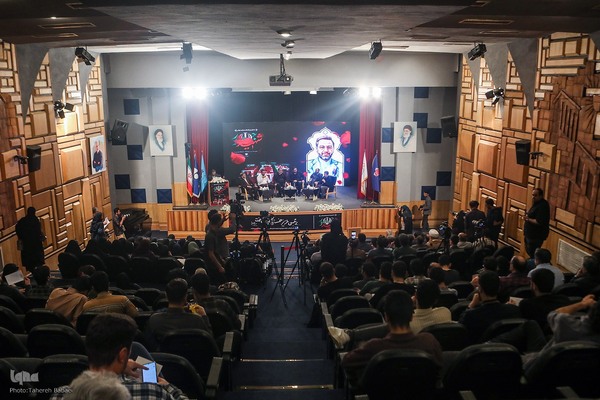 ادای احترام شاعران آیینی در گرامیداشت یاد شهید جمهور