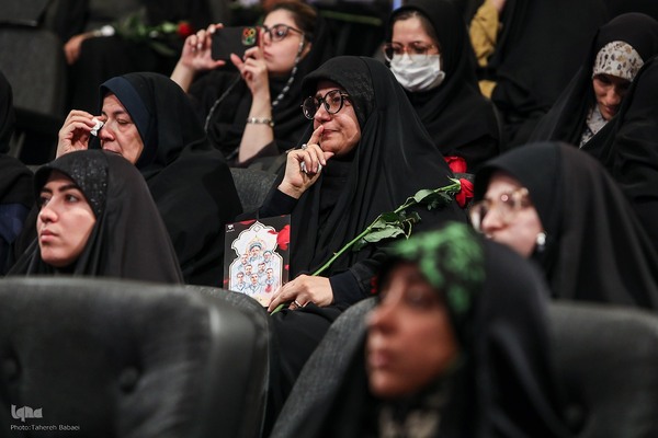 ادای احترام شاعران آیینی در گرامیداشت یاد شهید جمهور