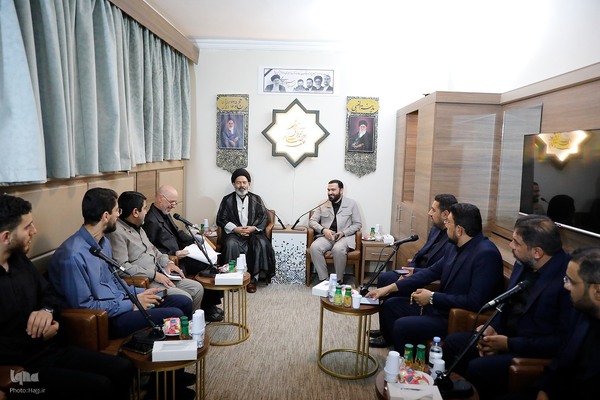 دیدار نماینده‌ ولی‎فقیه در امور حج و زیارت با اعضای کاروان قرآنی نور