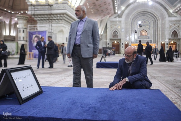 مراسم تجدیدمیثاق دانشگاهیان با امام راحل