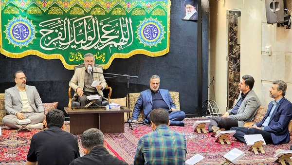 جلسه آموزش قرآن «هادی صلح‌جو» در غرب تهران