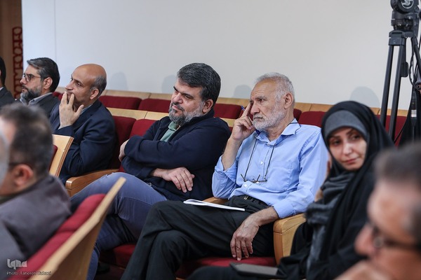 نشست صد کتاب ماندگار قرن