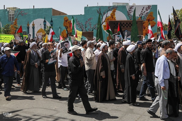 راهپیمایی یوم الله قیام ۱۵ خرداد در قم
