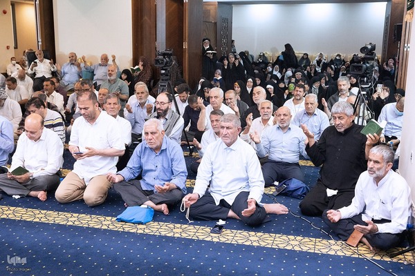 دعای ندبه زائران ایرانی در مکه مکرمه