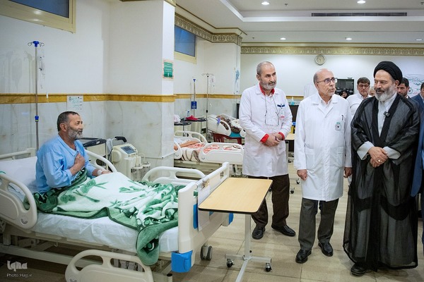 بازدید سرپرست حجاج ایرانی از بیمارستان مکه مکرمه