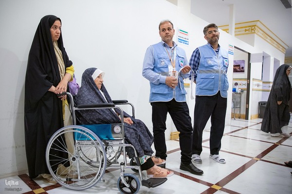 بازدید سرپرست حجاج ایرانی از بیمارستان مکه مکرمه