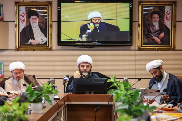 نشست هم‌اندیشی استادان تدبر در قرآن کریم