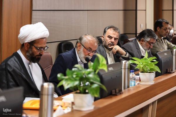 نشست هم‌اندیشی استادان تدبر در قرآن کریم