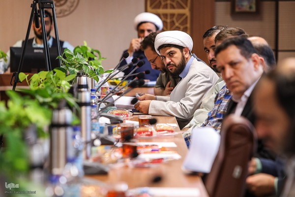 نشست هم‌اندیشی استادان تدبر در قرآن کریم