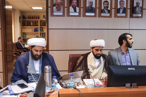 نشست هم‌اندیشی استادان تدبر در قرآن کریم