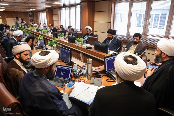 نشست هم‌اندیشی استادان تدبر در قرآن کریم