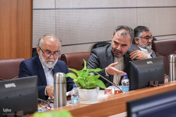 نشست هم‌اندیشی استادان تدبر در قرآن کریم