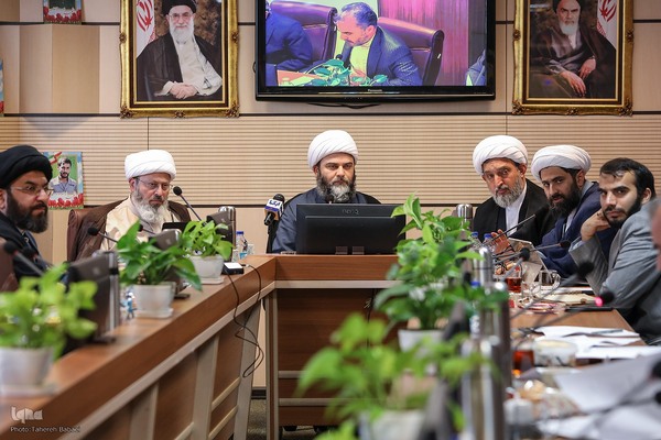 نشست هم‌اندیشی استادان تدبر در قرآن کریم