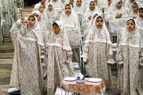 جشن تکلیف دختران در حرم سیدعلاءالدین حسین(ع)