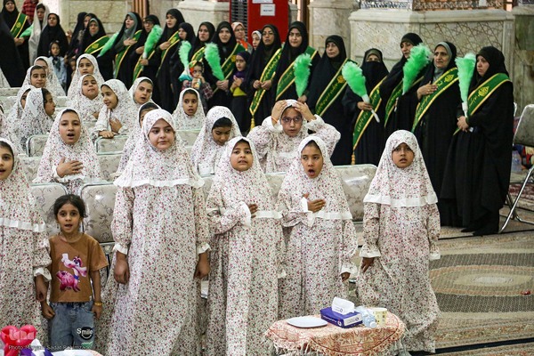 جشن تکلیف دختران در حرم سیدعلاءالدین حسین(ع)