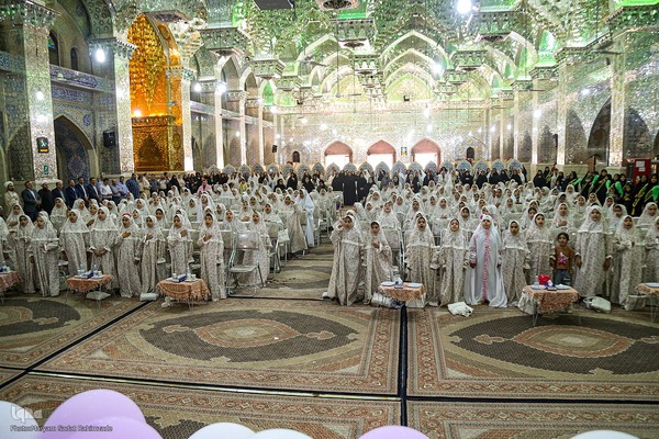 جشن تکلیف دختران در حرم سیدعلاءالدین حسین(ع)