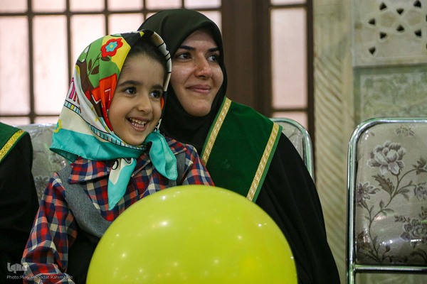 جشن تکلیف دختران در حرم سیدعلاءالدین حسین(ع)