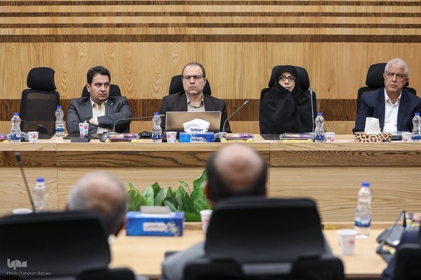 نشست «یک دهه سخن رهبر حکیم انقلاب اسلامی با جوانان آمریکا و اروپا»