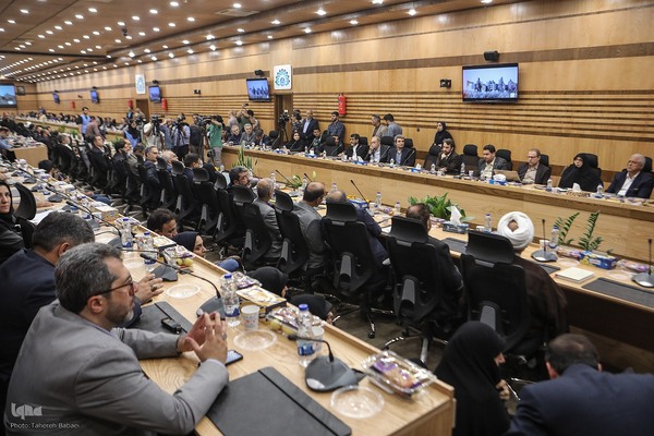 نشست «یک دهه سخن رهبر حکیم انقلاب اسلامی با جوانان آمریکا و اروپا»