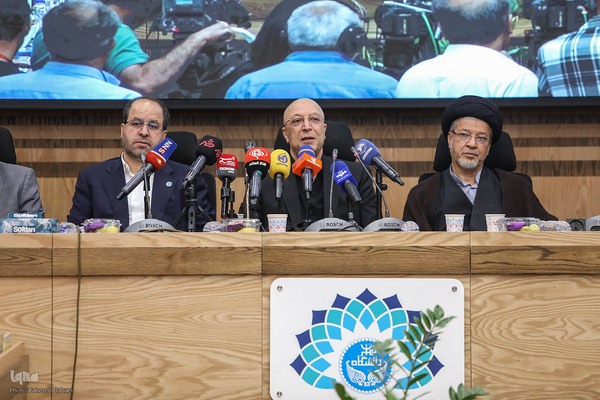 نشست «یک دهه سخن رهبر حکیم انقلاب اسلامی با جوانان آمریکا و اروپا»