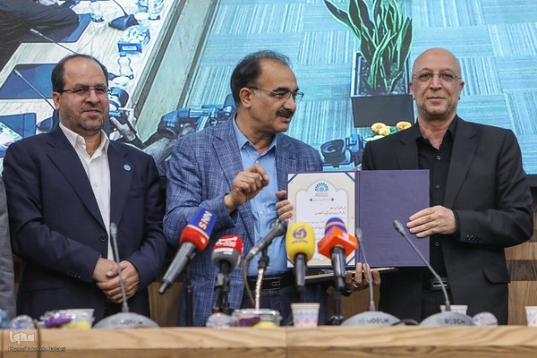 نشست «یک دهه سخن رهبر حکیم انقلاب اسلامی با جوانان آمریکا و اروپا»