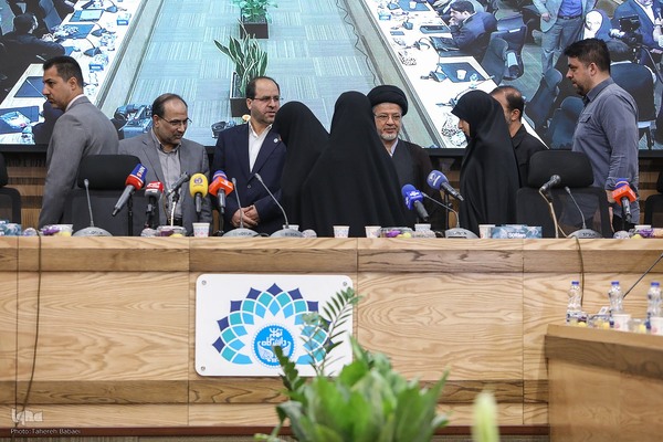 نشست «یک دهه سخن رهبر حکیم انقلاب اسلامی با جوانان آمریکا و اروپا»