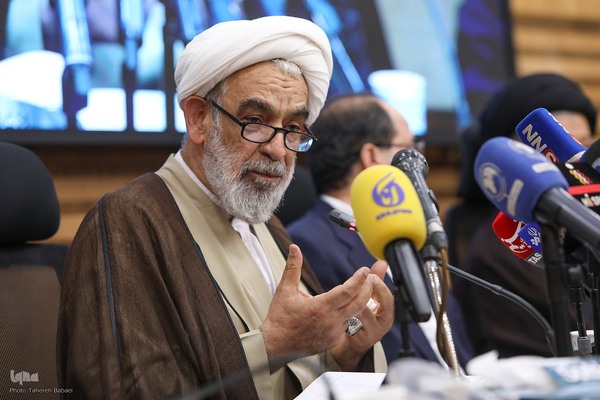 حجت‌الاسلام محسن قمی معاون بین‌الملل دفتر مقام معظم رهبری و عضو مجلس خبرگان رهبری