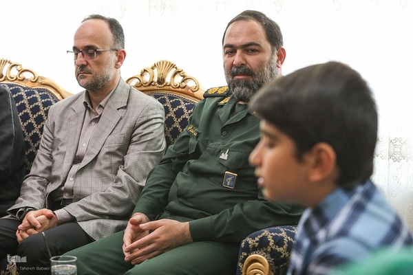 دیدار جامعه قرآنی با خانواده شهید اسماعیل احمدی