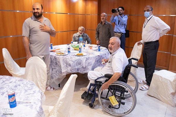 دیدار صمیمی سرپرست حجاج ایرانی با زائران کشورمان در مکه مکرمه