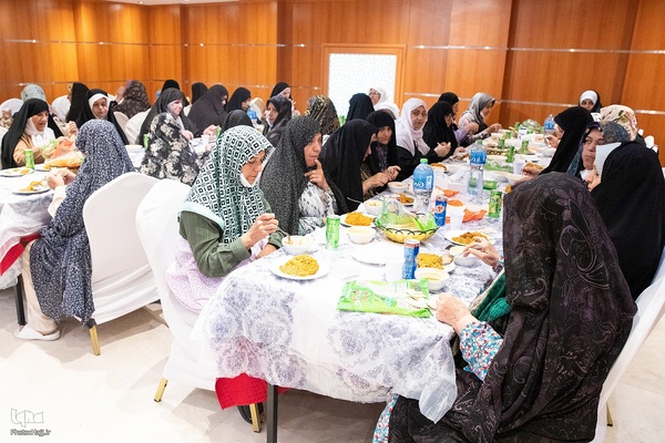 دیدار صمیمی سرپرست حجاج ایرانی با زائران کشورمان در مکه مکرمه