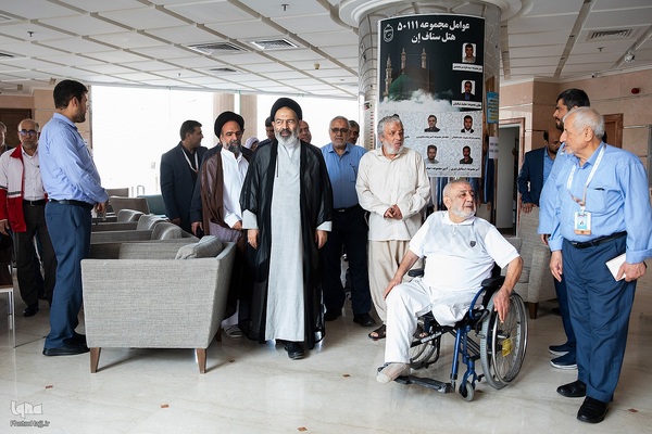 دیدار صمیمی سرپرست حجاج ایرانی با زائران کشورمان در مکه مکرمه