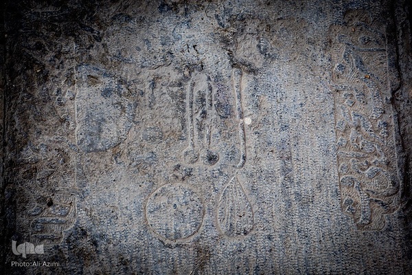 تخت فولاد؛ سرزمین نماد‌ها و نشانه‌ها