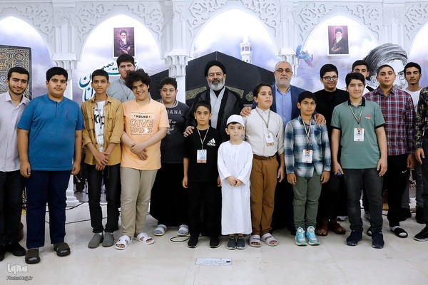 دیدار صمیمی با نوجوانان و جوانان حج گزار