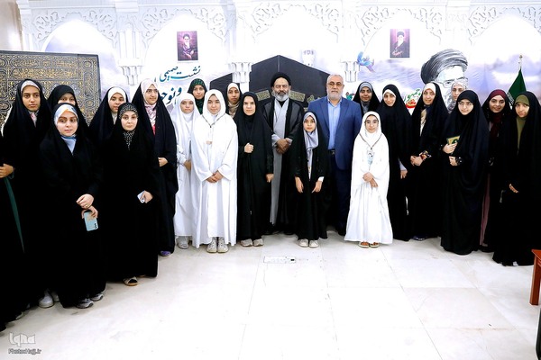 دیدار صمیمی با نوجوانان و جوانان حج گزار