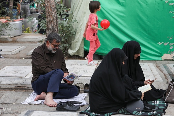 مراسم پرفیض دعای عرفه در گلزار شهدا تهران