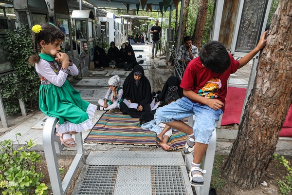 مراسم پرفیض دعای عرفه در گلزار شهدا تهران