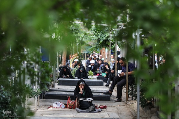 مراسم پرفیض دعای عرفه در گلزار شهدا تهران