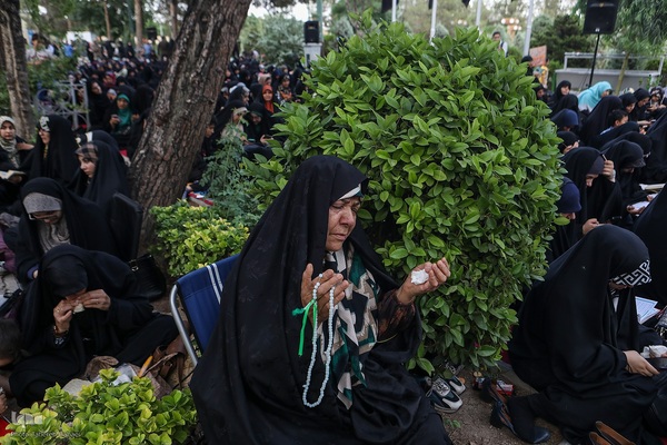 مراسم پرفیض دعای عرفه در گلزار شهدا تهران