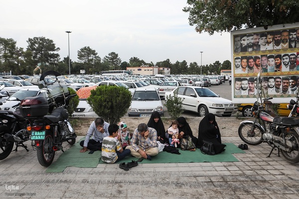 مراسم پرفیض دعای عرفه در گلزار شهدا تهران