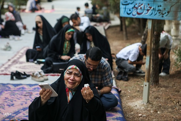 مراسم پرفیض دعای عرفه در گلزار شهدا تهران