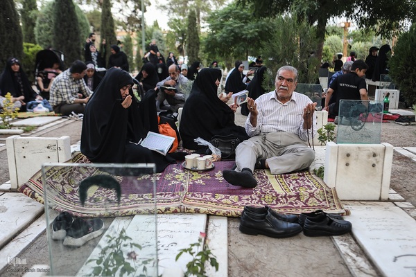 مراسم پرفیض دعای عرفه در گلزار شهدا تهران