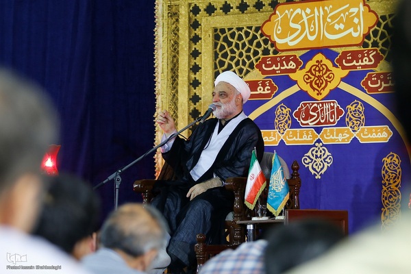 قرائت دعای عرفه در مسجد مقدس جمکران