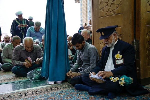 قرائت دعای عرفه در مسجد مقدس جمکران