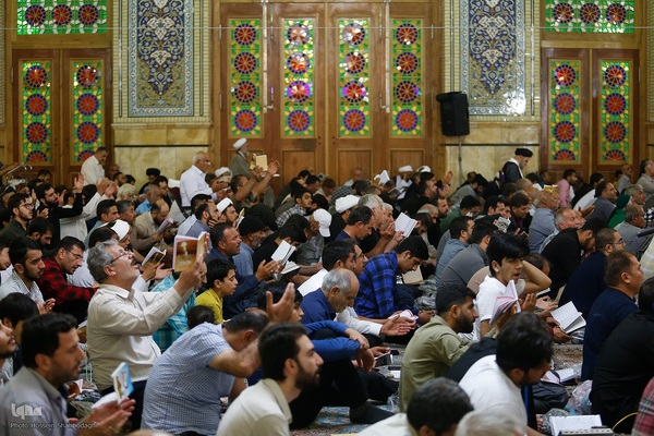 قرائت دعای عرفه در مسجد مقدس جمکران