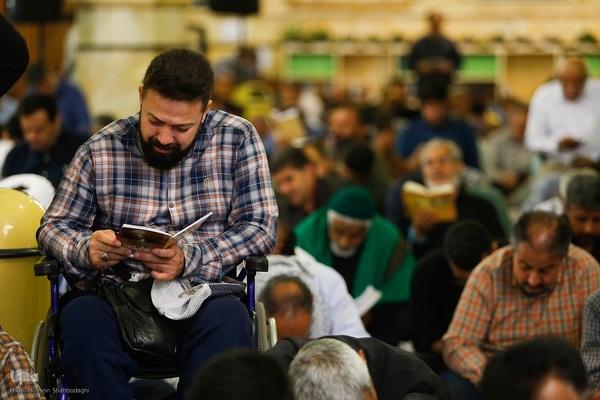 قرائت دعای عرفه در مسجد مقدس جمکران