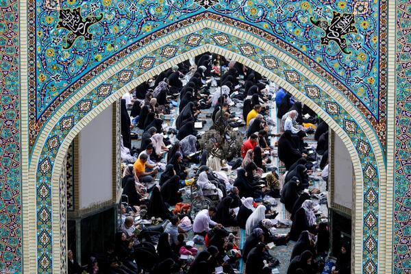 مراسم پرفیض دعای عرفه در حرم رضوی