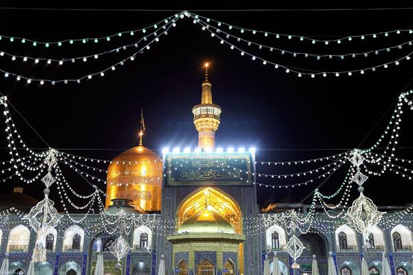 حرم مطهر رضوی در شب عید غدیر